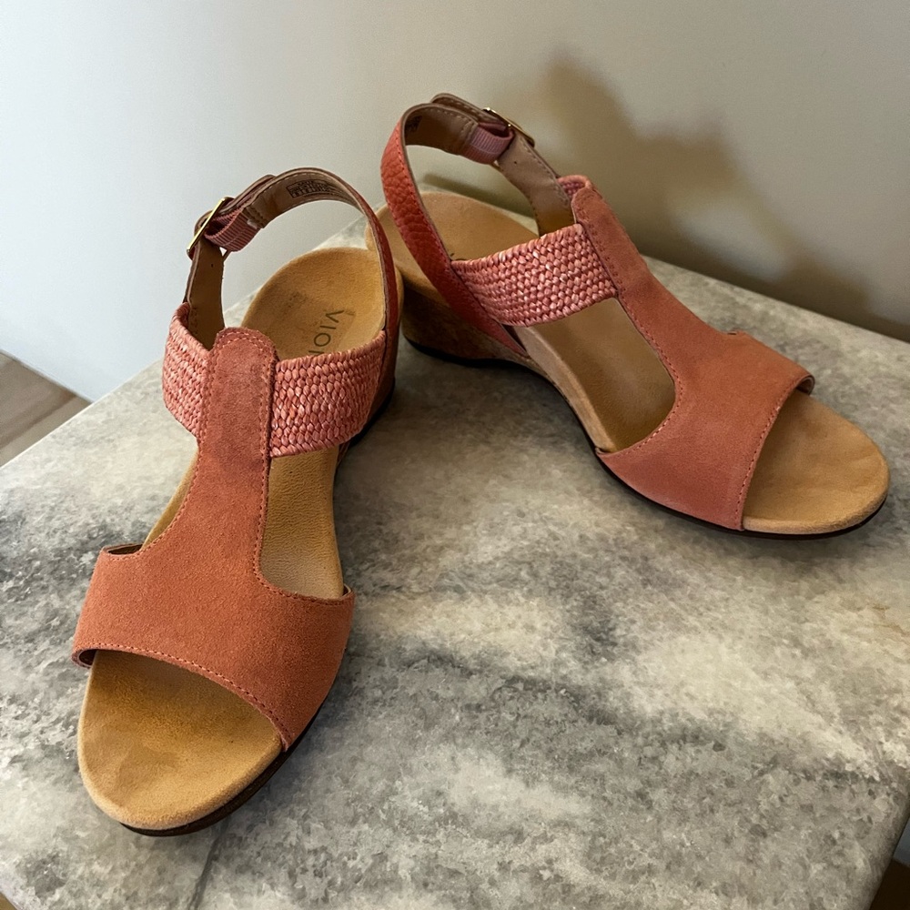 - SOLD- New!  Vionic peach suede wedge sandals size 39/8